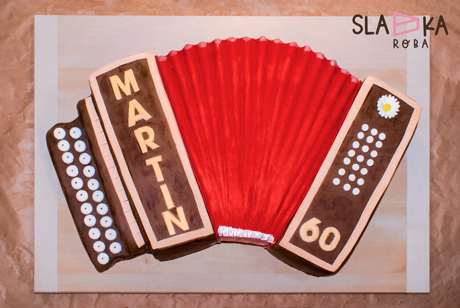 harmonika, torte po narocilu, sladka roba, ribnica